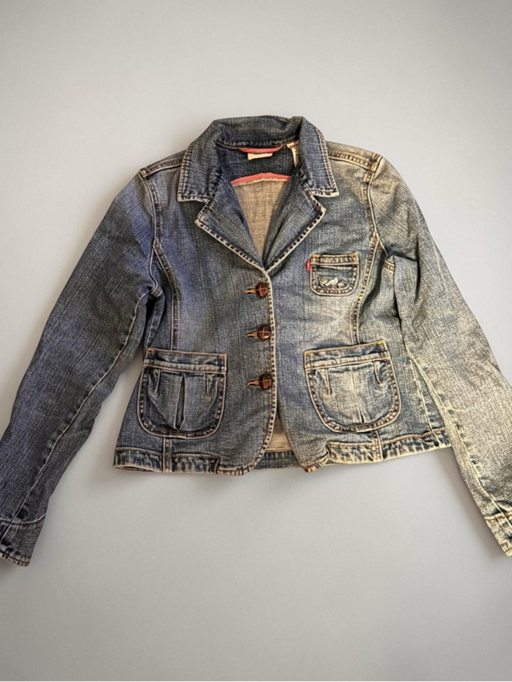 Levi’s Embroidered Denim Jacket Women’s L (Fits S) Cropped Stretch Bird Detail